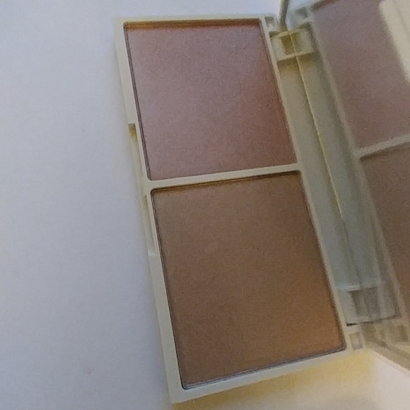 NWT, Vintage Smokyey Eye & Face Highlighter Set - Picture 2 of 5